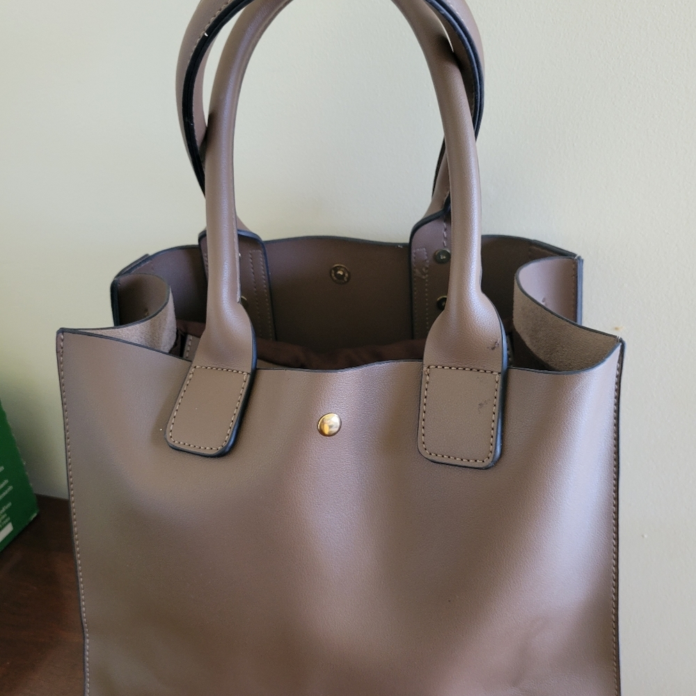 Handbag - Picture 2 of 3